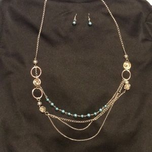 Silver with blue pearl necklace with earrings